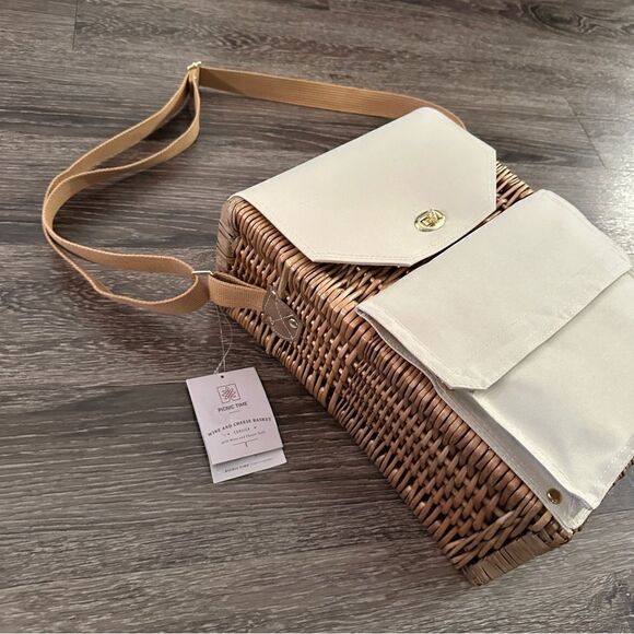 Corsica Wine & Cheese Picnic Basket - Picture 3 of 10